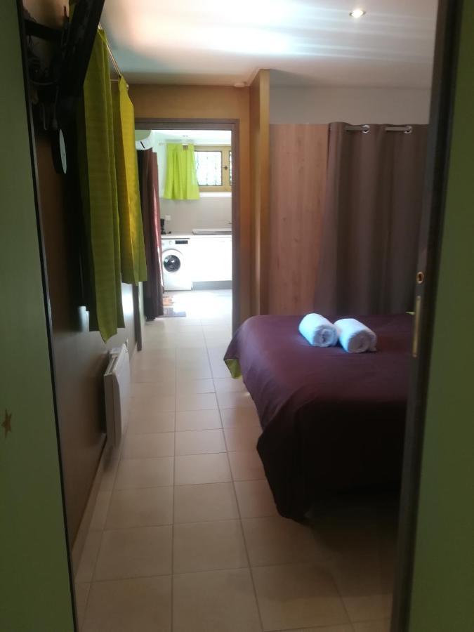 Appartement Avec Jacuzzi Hammam Sauna Privatise Au Rez De Chaussee Ds Maison A Voglans A 2 Kilometres Du Lac Du Bourget En Savoie Entre Chambery Et Aix Les Bains Cure Thermale Δωμάτιο φωτογραφία