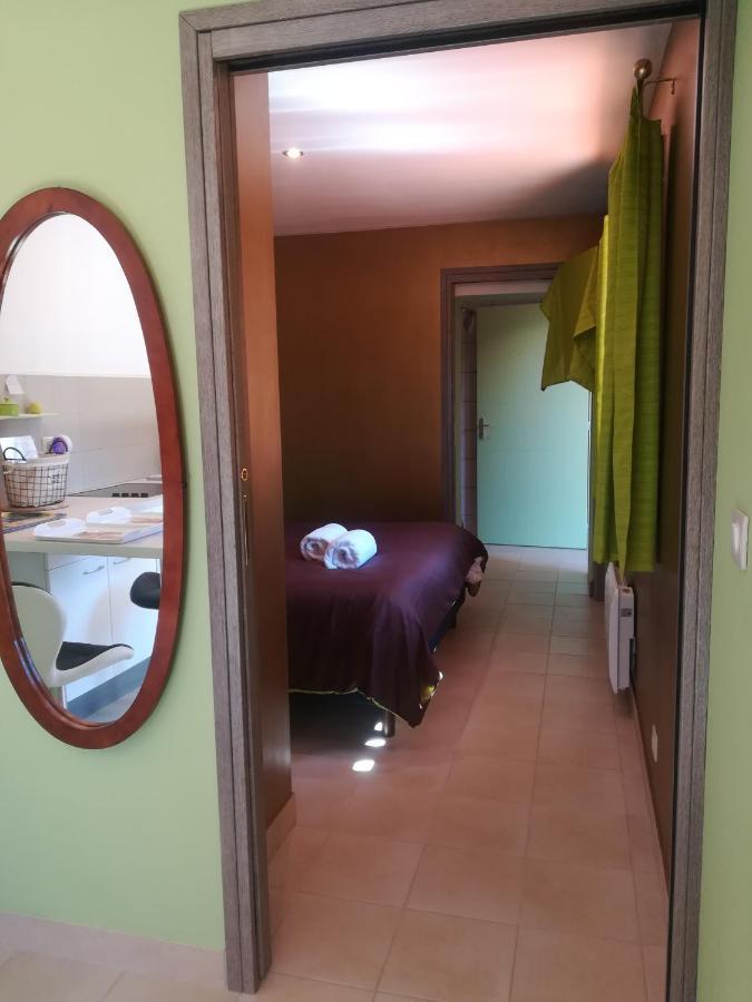 Appartement Avec Jacuzzi Hammam Sauna Privatise Au Rez De Chaussee Ds Maison A Voglans A 2 Kilometres Du Lac Du Bourget En Savoie Entre Chambery Et Aix Les Bains Cure Thermale Δωμάτιο φωτογραφία