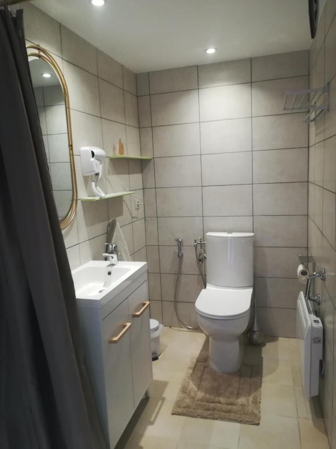 Appartement Avec Jacuzzi Hammam Sauna Privatise Au Rez De Chaussee Ds Maison A Voglans A 2 Kilometres Du Lac Du Bourget En Savoie Entre Chambery Et Aix Les Bains Cure Thermale Δωμάτιο φωτογραφία