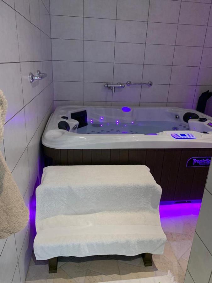 Appartement Avec Jacuzzi Hammam Sauna Privatise Au Rez De Chaussee Ds Maison A Voglans A 2 Kilometres Du Lac Du Bourget En Savoie Entre Chambery Et Aix Les Bains Cure Thermale Εξωτερικό φωτογραφία