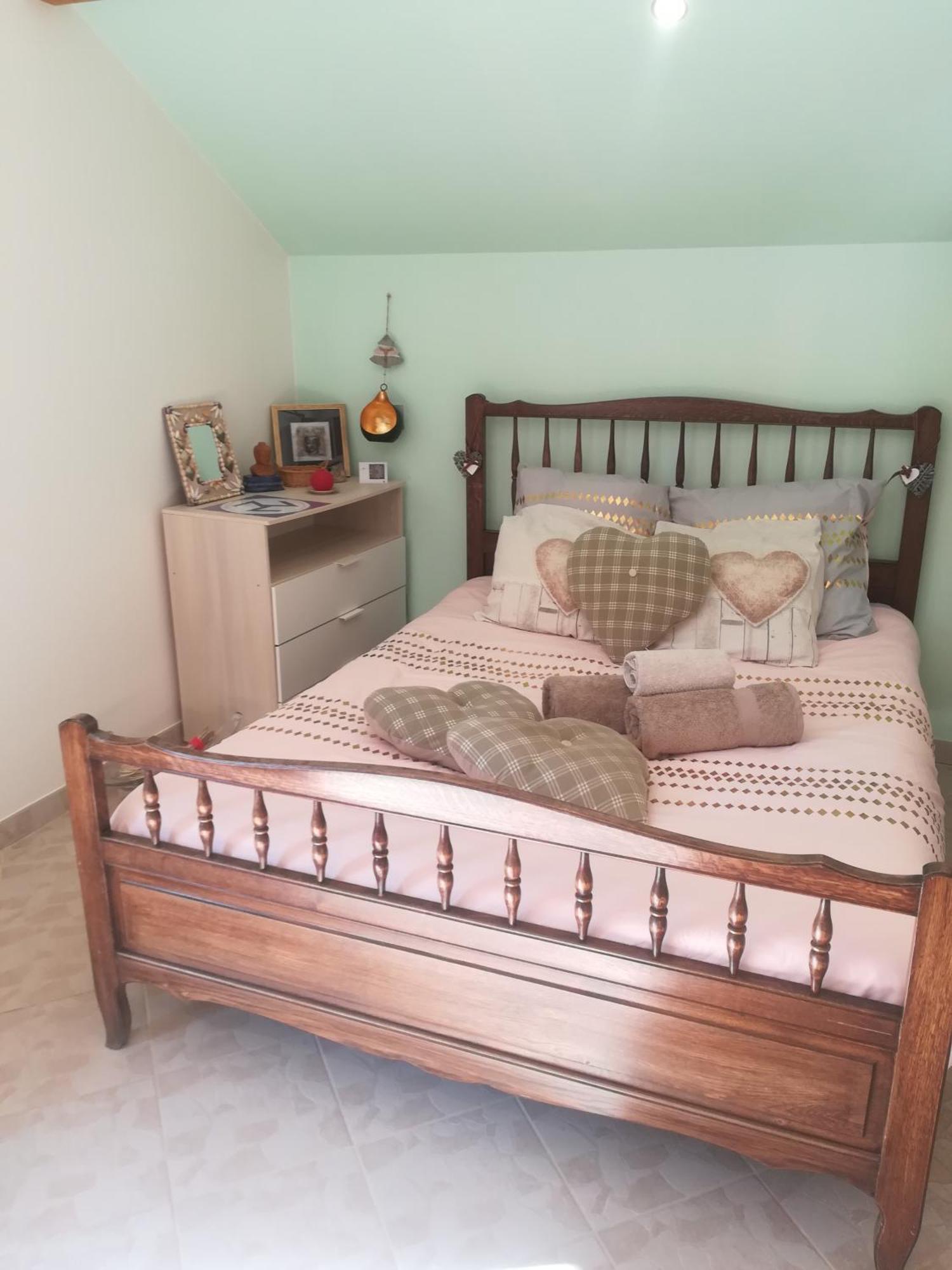 Appartement Avec Jacuzzi Hammam Sauna Privatise Au Rez De Chaussee Ds Maison A Voglans A 2 Kilometres Du Lac Du Bourget En Savoie Entre Chambery Et Aix Les Bains Cure Thermale Δωμάτιο φωτογραφία